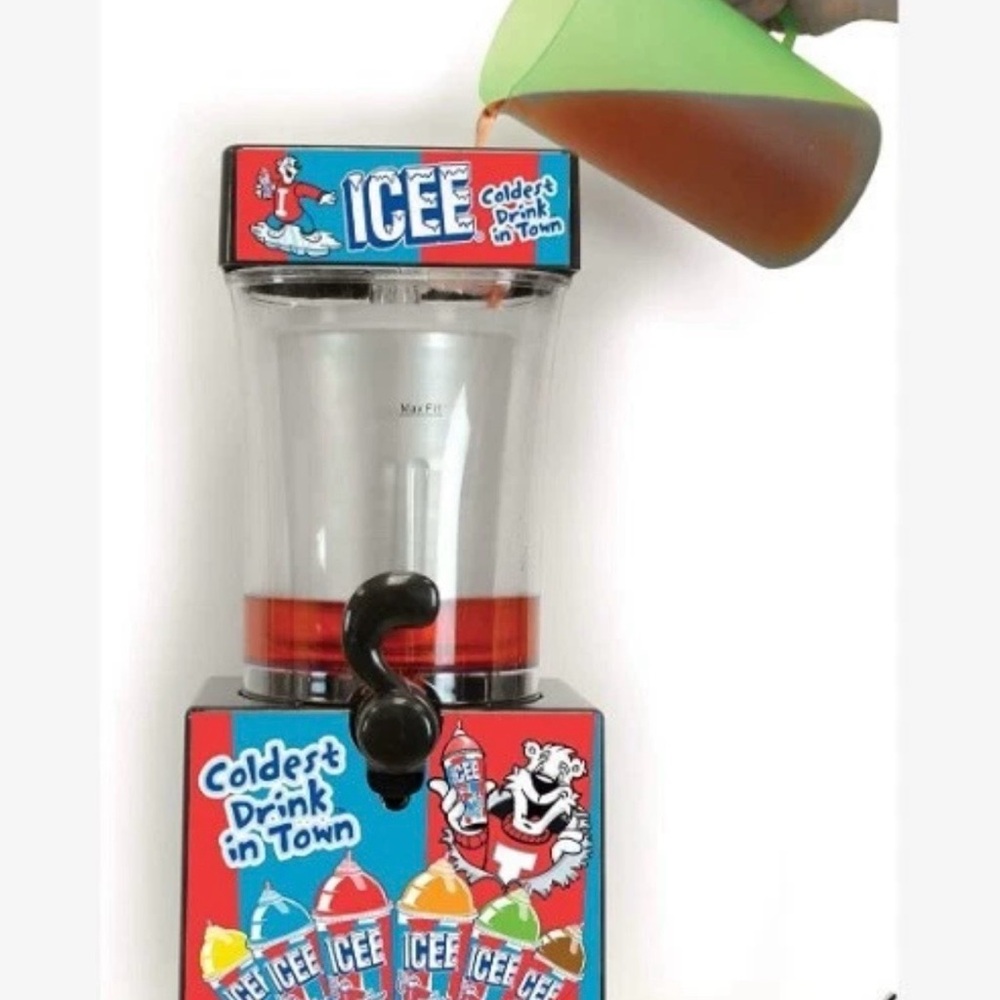 Icee Slushie Making Machine. ICEE Brand Counter-Top Sized Brand New Sealed Box